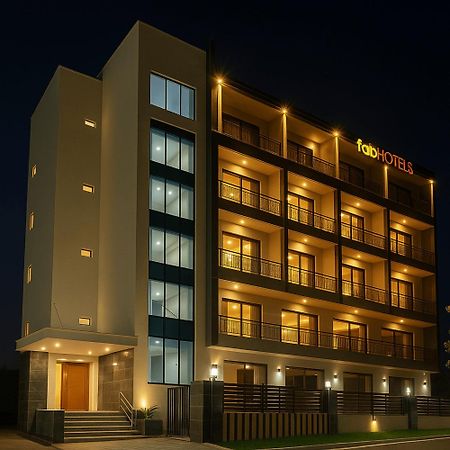 Fabhotel Satyam International Noida Esterno foto